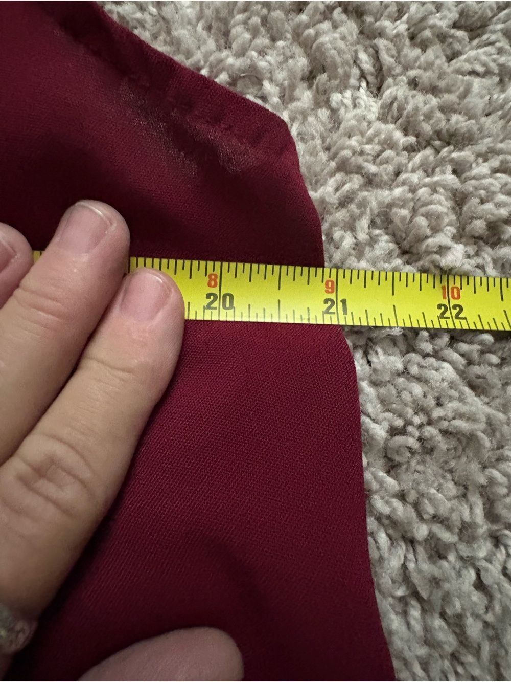 Women’s Sleeveless V-Neck Lace Trim Top in Burgundy - Picture 2 of 4